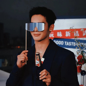 香港三级黄片电影人与狗交配
